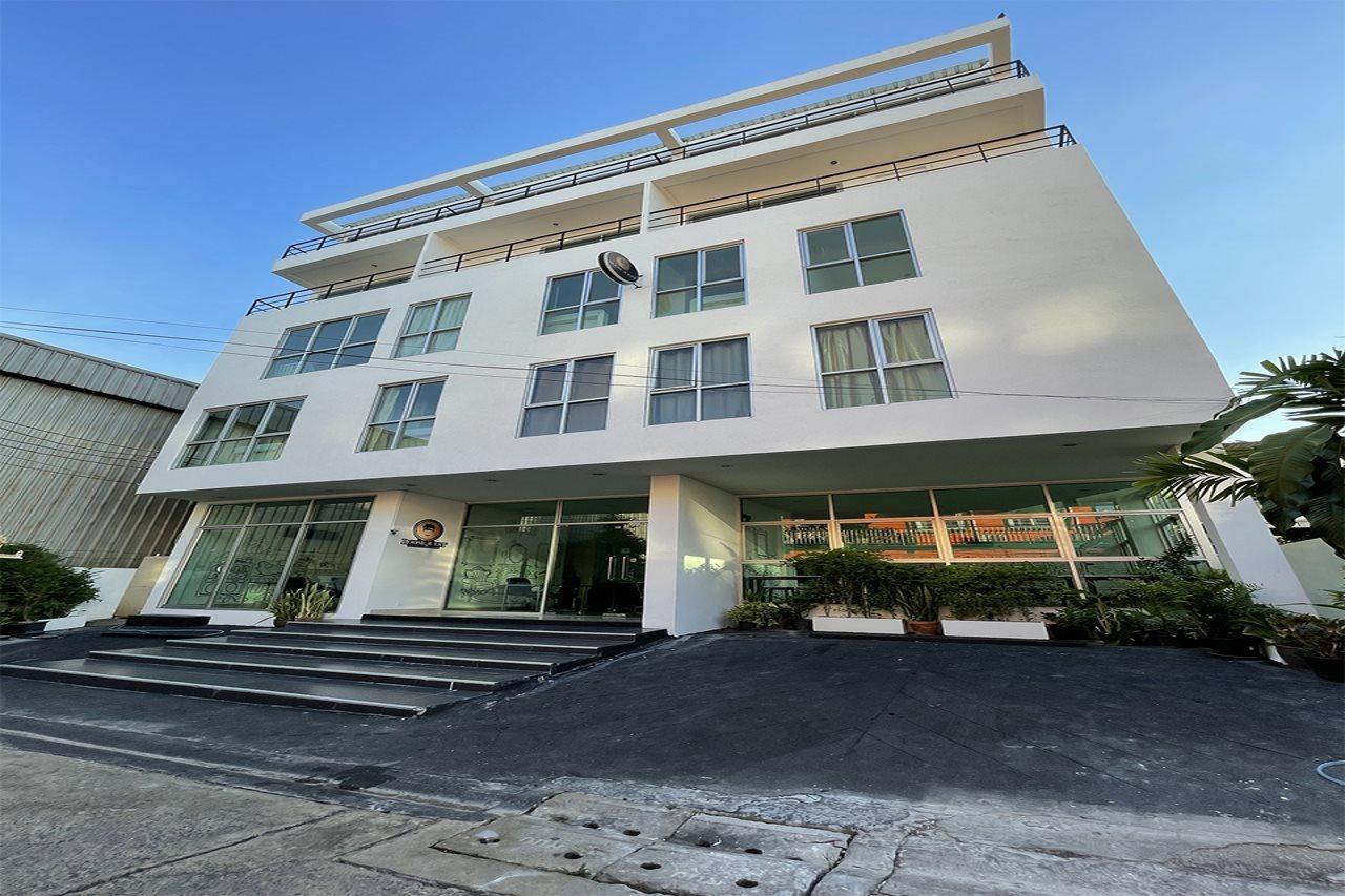 Roomquest Bangkok Sukhumvit 50 Exterior foto